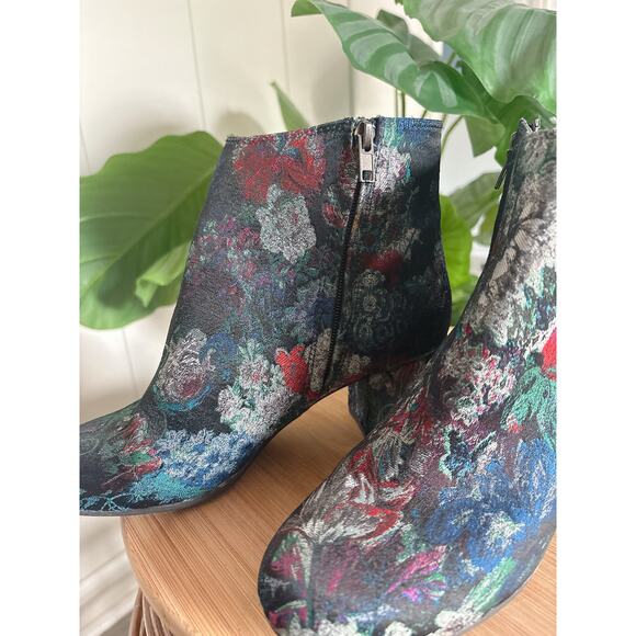 Zigi Soho Nydia Embroidered Floral Tapestry Ankle Boots Size 8.5 - Picture 7 of 9